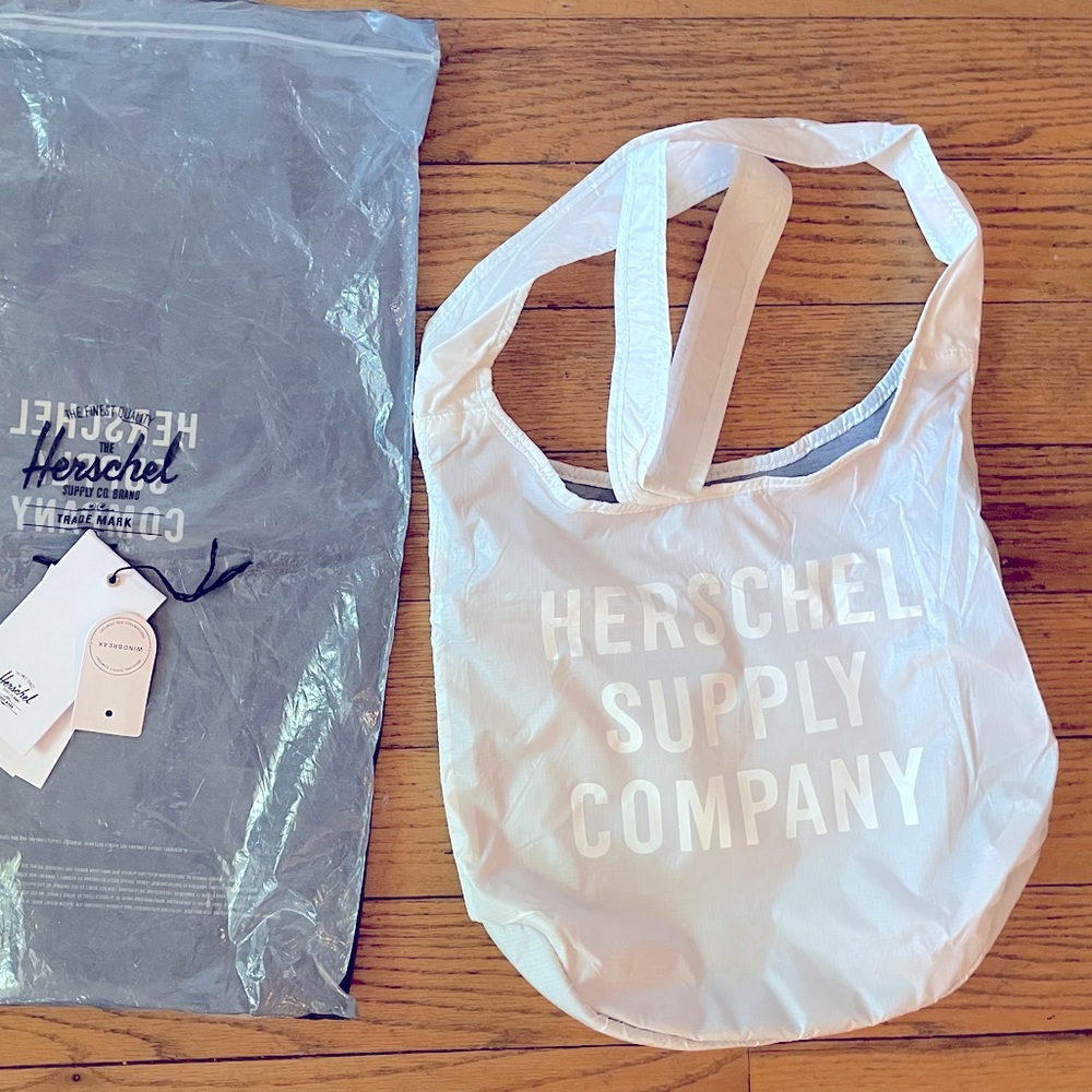NWT - Herschel Supply Co Elko Windbreak Tote